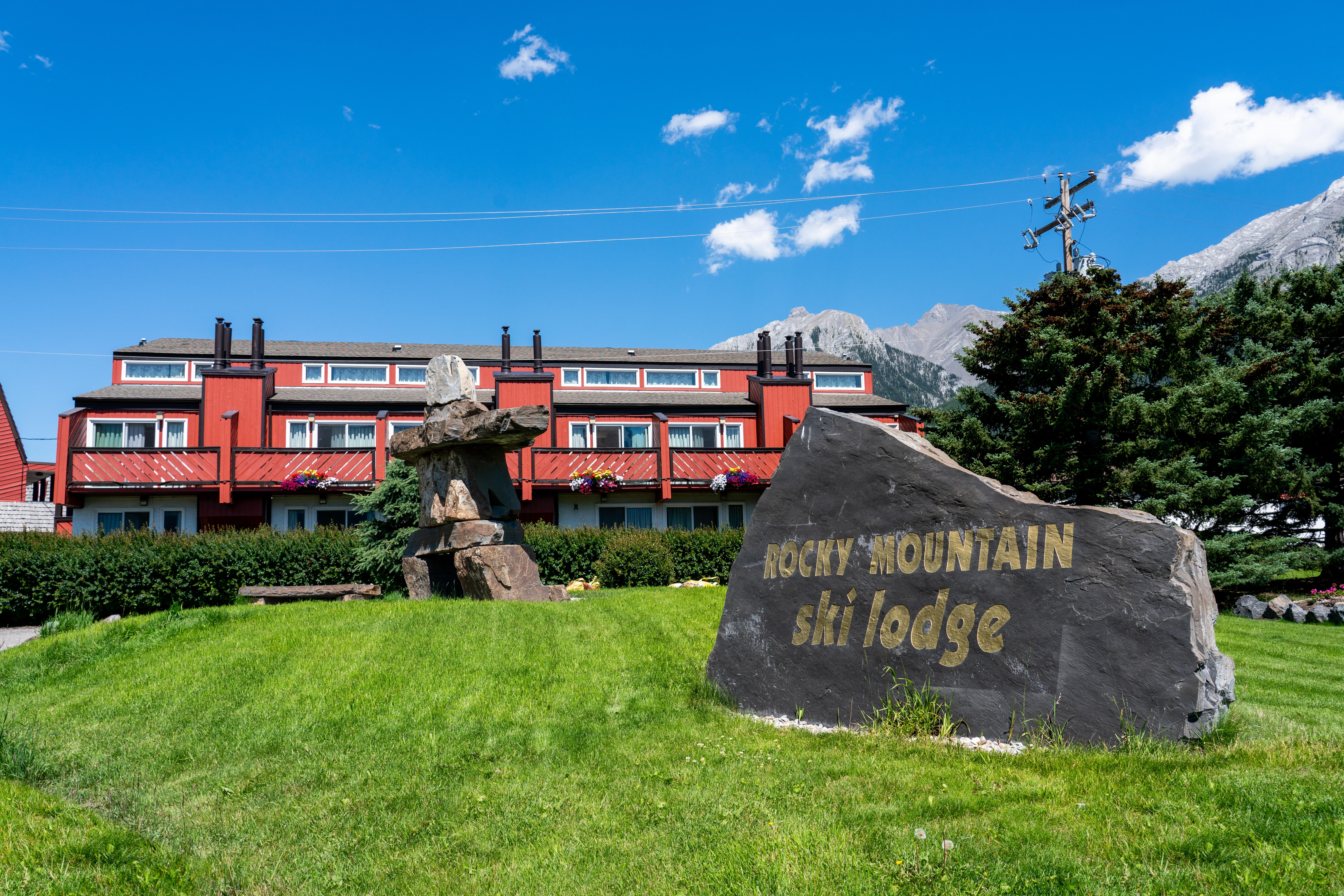 Rocky Mountain Ski Lodge Канмор Экстерьер фото